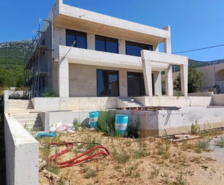 K.Stari,samostojeća kuća 238m2 sa bazenom i okućnicom 400m2