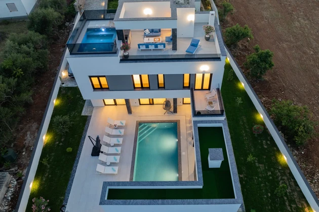 Contemporary Luxury Home with Private Pool