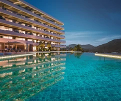 Appartamenti moderni con vista mare vicino alla spiaggia a Estepona