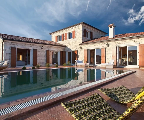 Istria, Svetvinčenat – Villa moderna con piscina