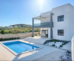 Villa con piscina in vendita a Vodice