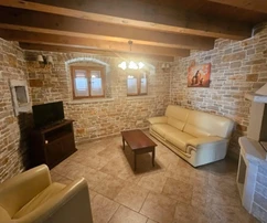 Steinernes Häuserensemble zum Verkauf in Pazin in Kroatien