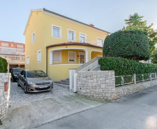 Luxus otthon Medulinban eladó, mindössze 100 méterre a tengerparttól Horvátországban