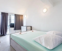 Kőből épült apartmanház eladó Podgorán Horvátországban