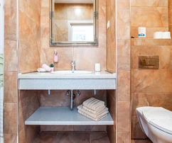 Priestranný dom s bazénom a krásnym výhľadom na predaj v Chorvátsku