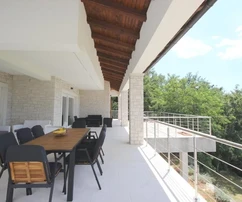 Krásná vila s prostornou zahradou a bazénem, Istrie, Poreč