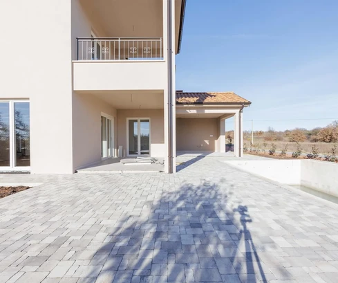 Istrie, Žminj, maison avec piscine et vue sur le vignoble dans un complexe privé, construction neuve