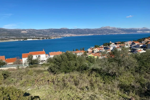 Trogir, Mastrnika, działka budowlana 3356 m2, widok na morze
