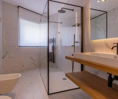 Exkluzívny rodinný dom na predaj v tichej časti Funtany v Chorvátsku