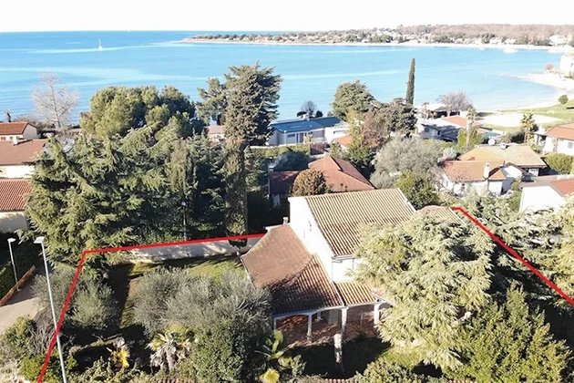 Novigrad, Istrien : Küstenhaus nahe dem Meer