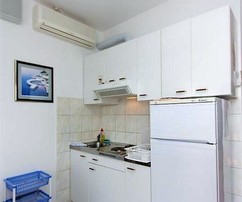 Apartmenthaus direkt am Meer in Rogoznica mit wunderschönem Garten