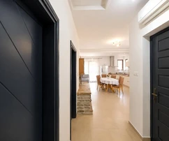 Vir, casa indipendente con garage e giardino mediterraneo, a soli 120 m dal mare