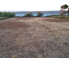 Stavebný pozemok v prvom rade pri mori od 1736m2 do 3109m2
