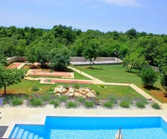 Bellissima casa familiare nella zona suburbana di Pola