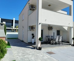 Apartmánový dům v Privlace