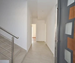 New semi-detached house on 3 floors, with a pool and garden - 700m from the beach