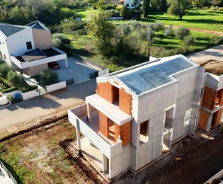 Villa moderna in vendita a Parenzo con vista sul mare in Croazia