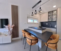 Квартира с видом на море, 30 м от моря, 67 м², меблированная, 2 спальни, Стара Новалья