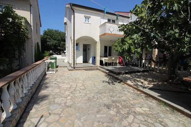 South side of the island of Vir, holiday property