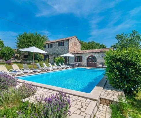 Žminj, Istria - Zabytkowa kamienna willa z bujnymi ogrodami