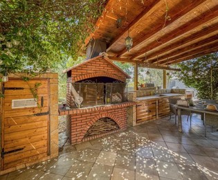 Due case con piscina e giardino paesaggistico disponibili per l'acquisto in Croazia