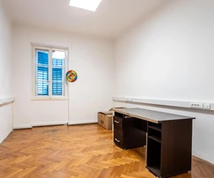 Spacieux appartement de cinq chambres à vendre à Split Bačvice en Croatie