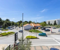 Rodzinny dom położony 250 metrów od plaży w Vodicach na sprzedaż w Chorwacji