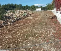 Čiovo, Okrug G., stavebný pozemok o rozlohe 922 m2 priamo pri ceste