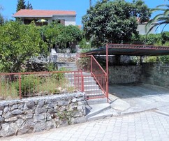 Charmante Maison Vue Mer à Vendre dans la Baie de Ciovo