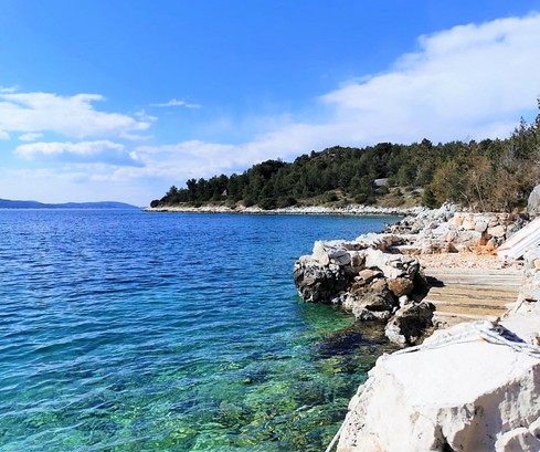 Terreno agricolo sul mare dell'isola di Brac in vendita