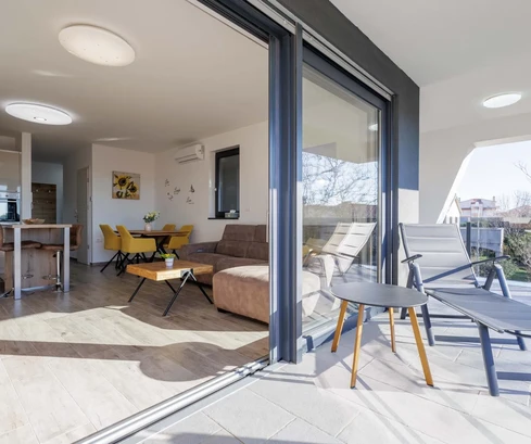 Isztria, Medulin, háromszobás lakás modern, új építésű házban, 94 m², első emelet