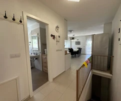 Zadar - Geräumige Maisonette-Wohnung mit Garten, Terrasse + 2 Parkplätze