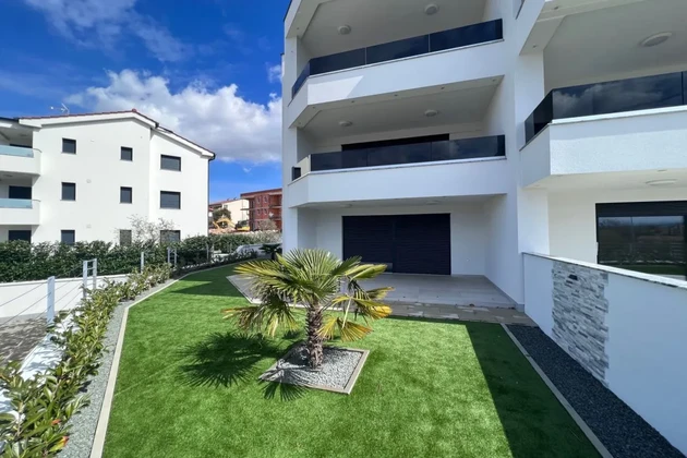 EXKLUZÍVNY APARTMÁN S VÝHĽADOM NA MORE, NA ATRAKTÍVNOM MIESTE!