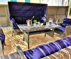 Edificio de apartamentos con piscina en venta en Rogoznica, Croacia