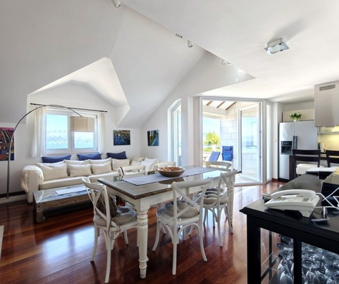 W pełni umeblowane mieszkanie na wyspie Brač z panoramicznym widokiem na morze