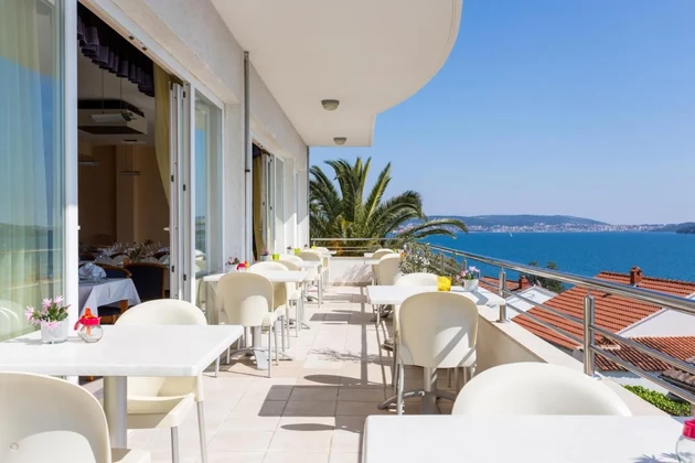 Elegante Meerblick-Immobilie – Trogir