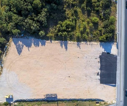 Terreno edificabile versatile in vendita a Kastela, vicino all'autostrada