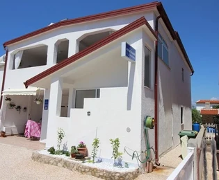 House Vir semi-detached with three apartments
