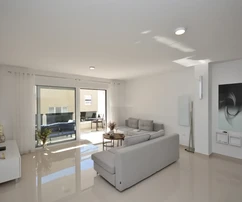 Vodice – bútorozott lakás az első emeleten, vonzó elhelyezkedés