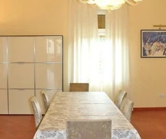 Amplio apartamento de tres dormitorios en venta en el centro de Opatija, Croacia