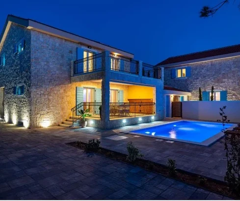 Luxuriöse Steinvilla mit Pool - Privlaka, 200 Meter vom Meer entfernt