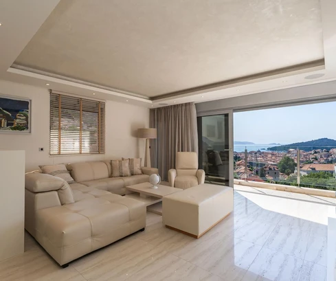 Luxusní vila s bazénem na prodej v Dubrovníku v Chorvatsku