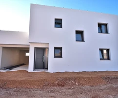 Vodice - ÚJ ÉPÍTÉS - S1-es ház medencével és garázzsal, 650 m-re a központtól