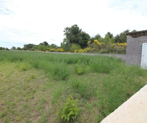 Terreno agrícola 1049 m²