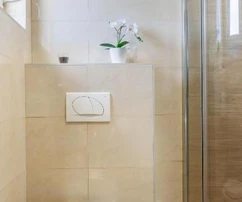 Dvoupodlažní dům s bazénem na prodej ve Vodnjanu v Chorvatsku