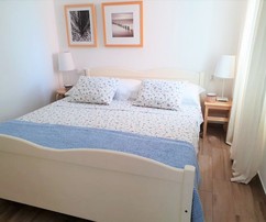 Urokliwy dom tuż przy morzu w Trogirze na sprzedaż