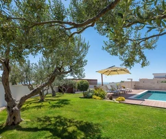 Vila na predaj v Primoštene s bazénom a záhradou v Chorvátsku