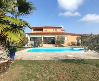 Istria, Vodnjan, Elegant villa with sea views and spacious garden