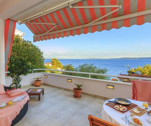 Elegant Ciovo Apartment House Just Steps from Sea