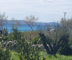 Zaton, 50 m dal mare, terreno edificabile con progetto concettuale per 9 unità